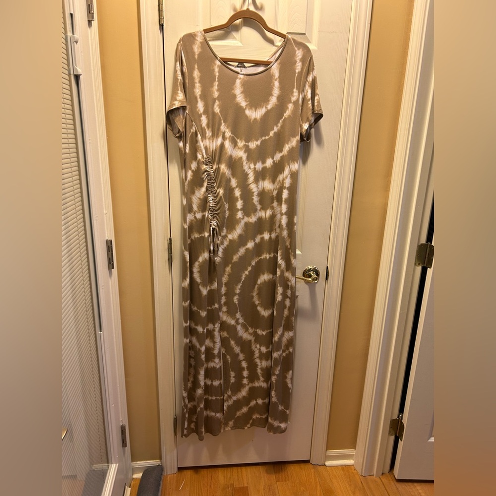 CATO XL Taupe & White Tie-Dye Maxi Dress w Side Ruching Detail & Side Slit EUC